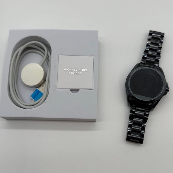 Michael Kors Access Bradshaw Smartwatch - Picture 1 of 16
